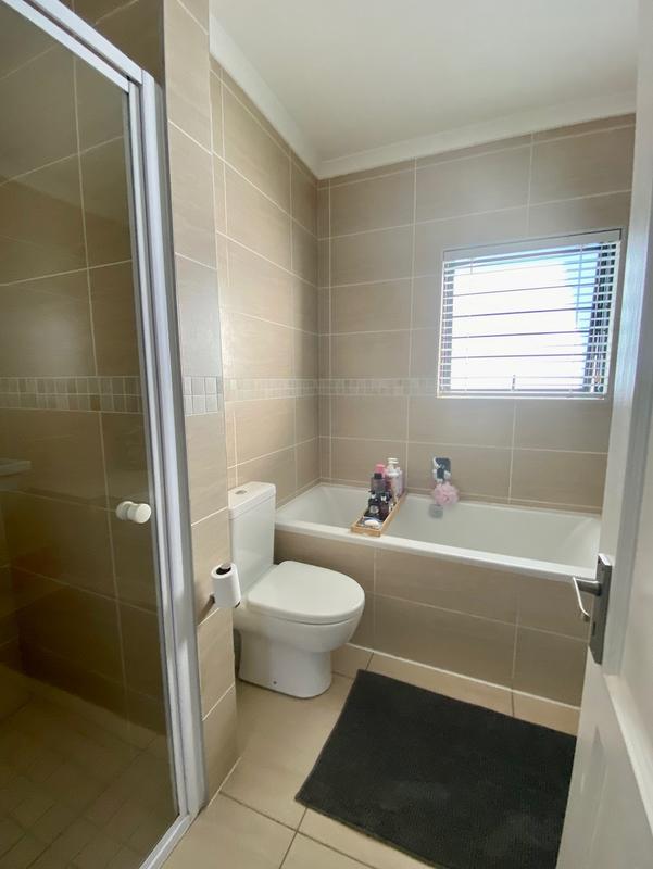 To Let 3 Bedroom Property for Rent in Pinehurst Western Cape